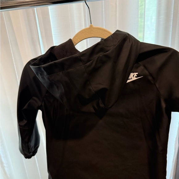 Nike Kids Black Raincoat - Picture 2 of 4